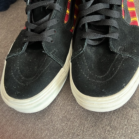 VANS x Harry Potter Gryffindor S8 Hi Top Limited Edition - Picture 5 of 11